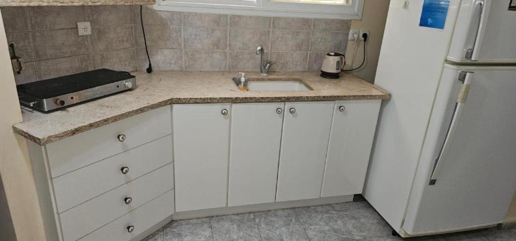 Villa נופש דביר - סוויטות מהממות ובקתה כפרית עם ג'קוזי ליד הכנרת - יש מקלט צמוד Migdal Exterior foto
